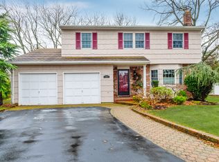 1634 N Jerusalem Rd, North Merrick, NY 11566