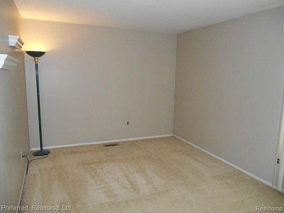 Photo E