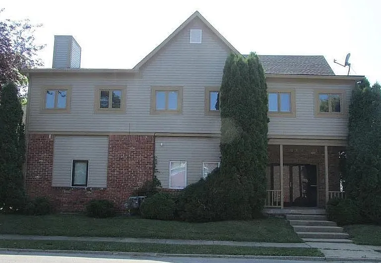 12 Hough St #12 — Photo 1