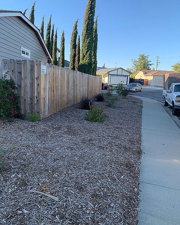 2nd image of 627 Klamath Dr