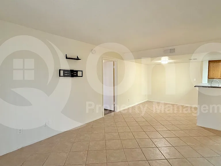 5757 W Eugie Ave #1013 — Photo 4