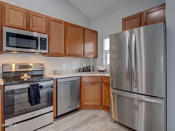 4th image of 217 Eucalyptus Ln