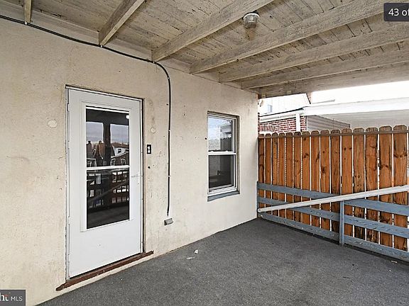 5th image of 379 N Charlotte St Floor 2