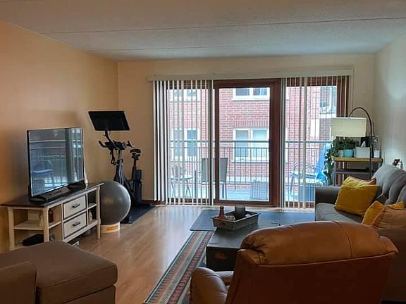 4th image of 5340 N Lowell Ave APT 205