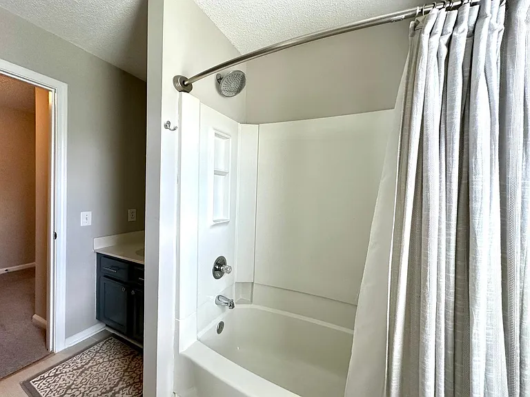 8425 Hirsch Dr — Photo 23