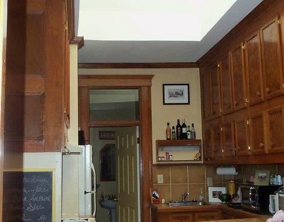 5th image of 602 S Elm St APT 3