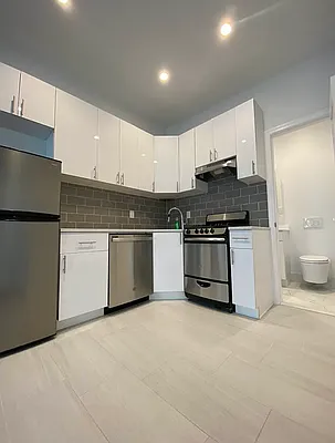 Rented by Current Real Estate Advisors | media 9