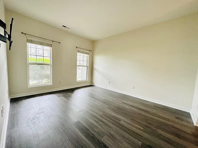 4277 Alderny Pl — Photo 2