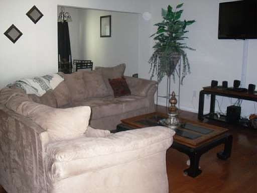 3rd image of 115 Brixton Cir