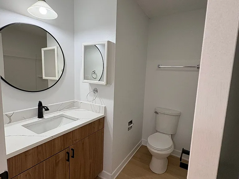 312-314 W Charter Dr — Photo 5