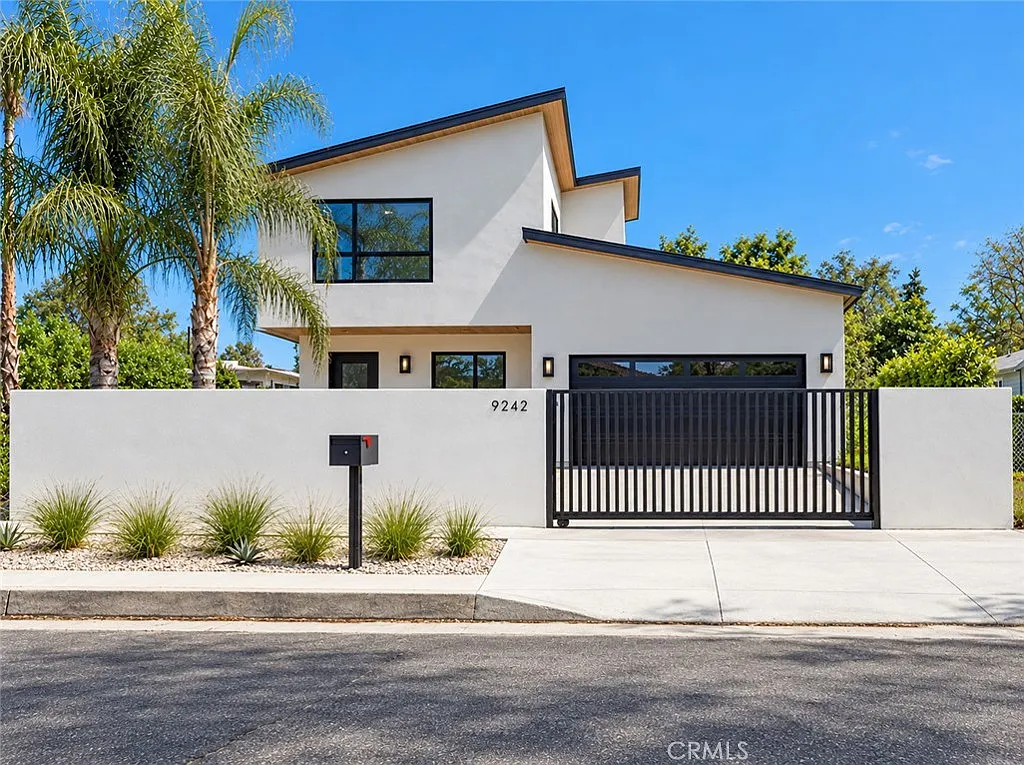 2 bed, 1200 sqft, $4,000 — Photo 1