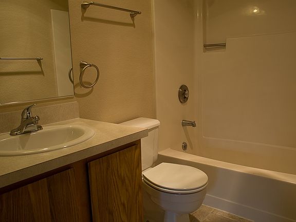 5th image of 11011 Greenwood Ave N APT 8