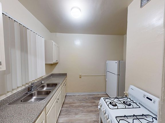 4th image of 2532 Daly St APT 304