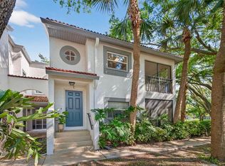 492 Santa Cruz Pl NE APT E, Saint Petersburg, FL 33703