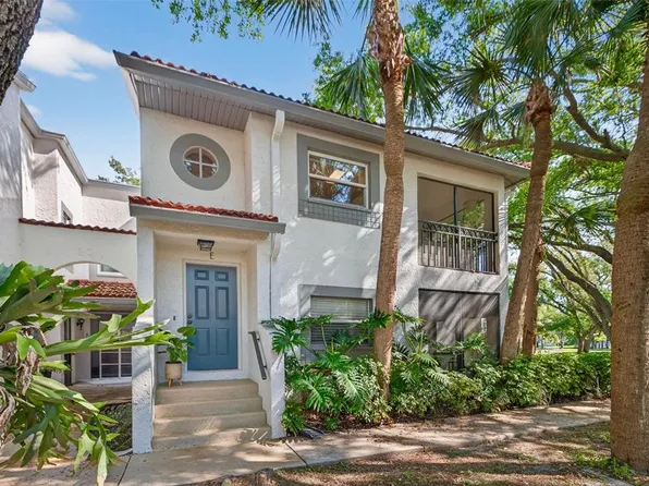 492 Santa Cruz Pl NE APT E, Saint Petersburg, FL 33703