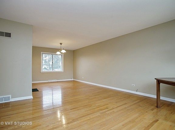 3rd image of 207 Welter Dr