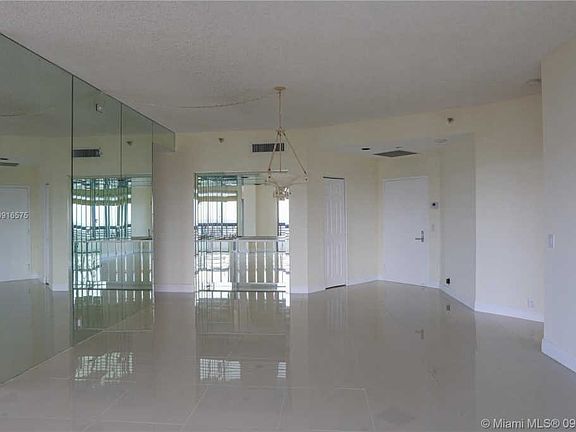 5th image of 3500 Mystic Pointe Dr Ph 5