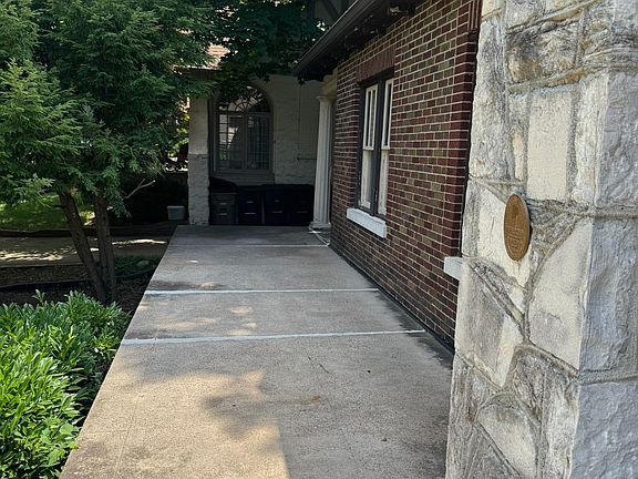 5th image of 3707 Whitland Ave
