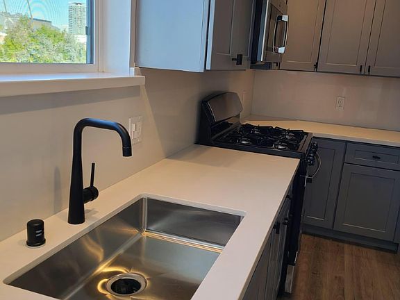 2nd image of 5731 Lexington Ave #201
