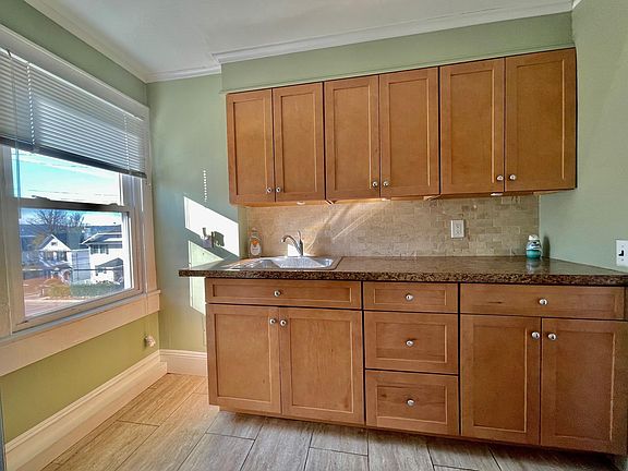 3rd image of 22 Main St Floor 2