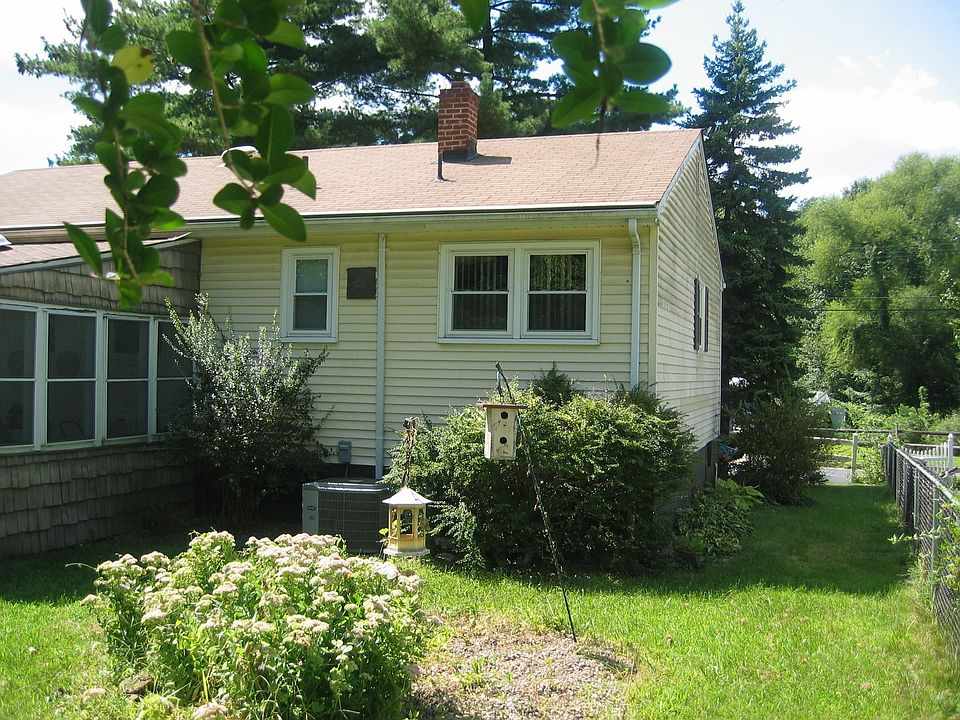 2nd image of 106 Woodland Dr