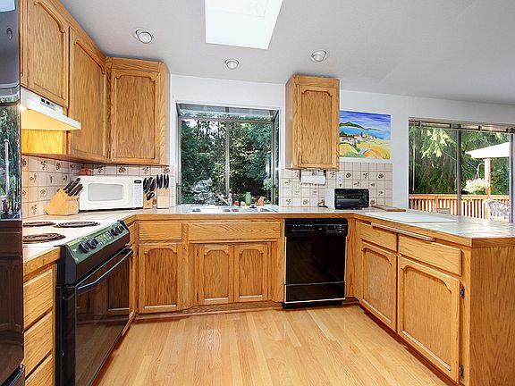 2nd image of 21721 NE 154th St