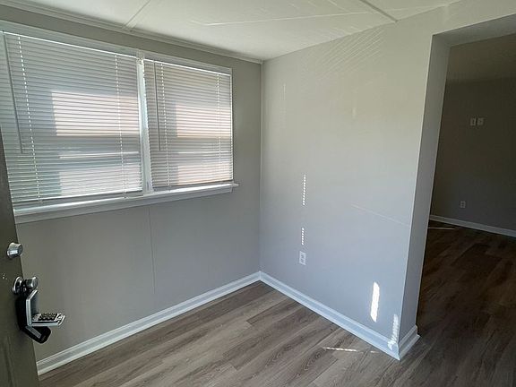 3rd image of 410 Morehouse Dr