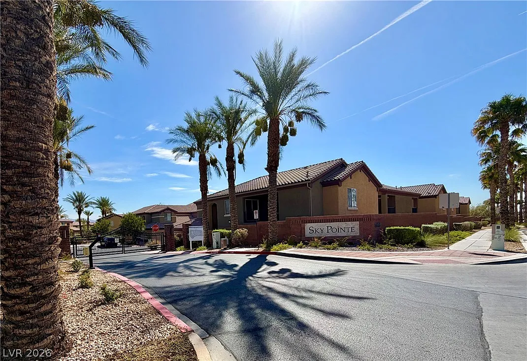 3 bed, 2.0 bath, 1255 sqft, $1,850 — Photo 1
