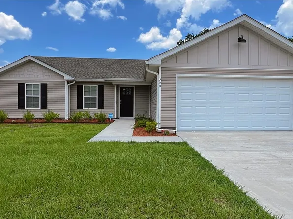 300 Pecan Pointe Dr, Brunswick, GA 31525