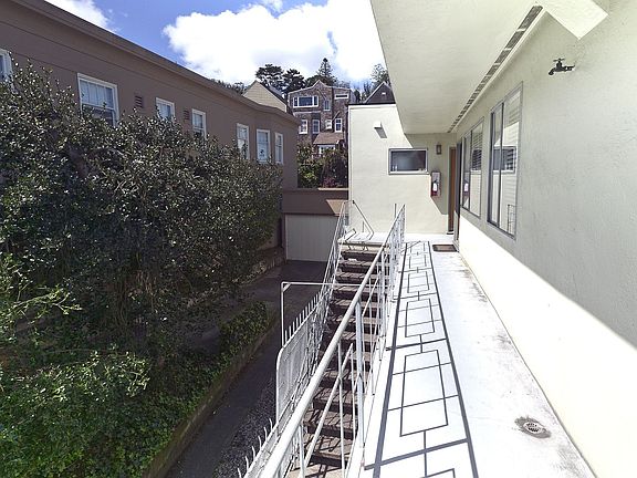 5th image of 1129 Stanyan St