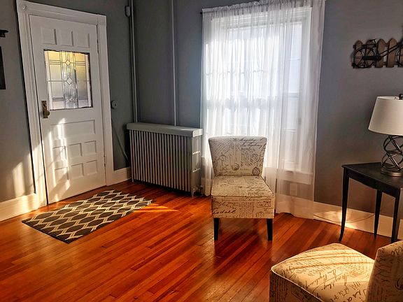 4th image of 17 Fulton St