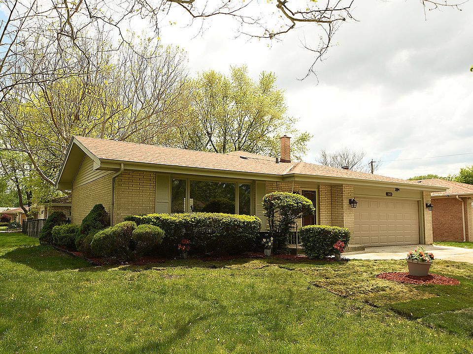 1st image of 1041 E 168th St