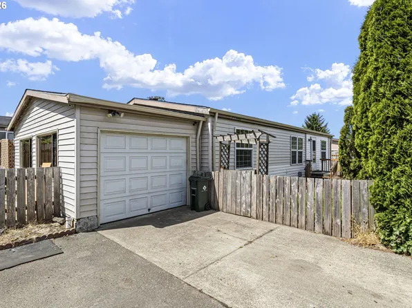 90986 Matthew Ln, Coos Bay, OR 97420
