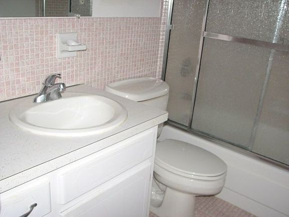 5th image of 1921 58th Ave N APT 12