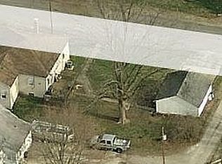 401 S Van Buren St, New Athens, IL