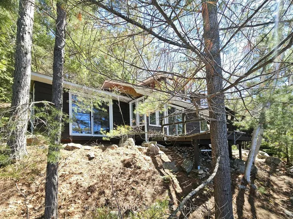 2378 Papineau Lake Rd, Hastings Highlands, ON K0L 2R0