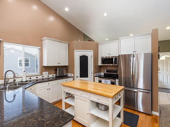 3rd image of 244 W Dimaggio Dr