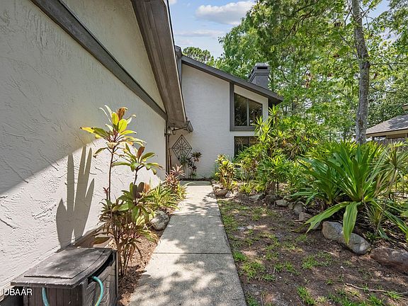2nd image of 109 Meadowbrook Cir