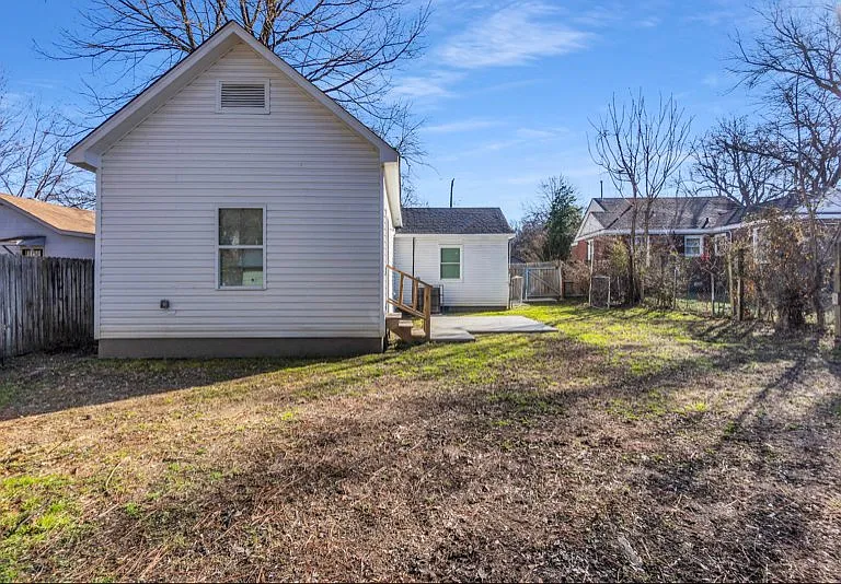857 Pope St — Photo 18