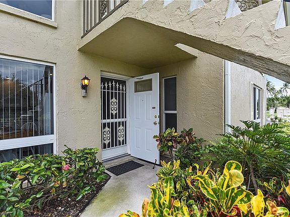 2nd image of 100 Glades Blvd APT 1