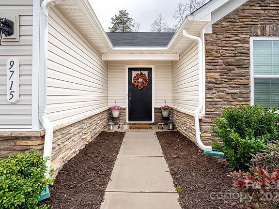 3rd image of 9715 Wardley Dr