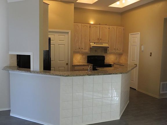 Kitchen Breakfast Bar