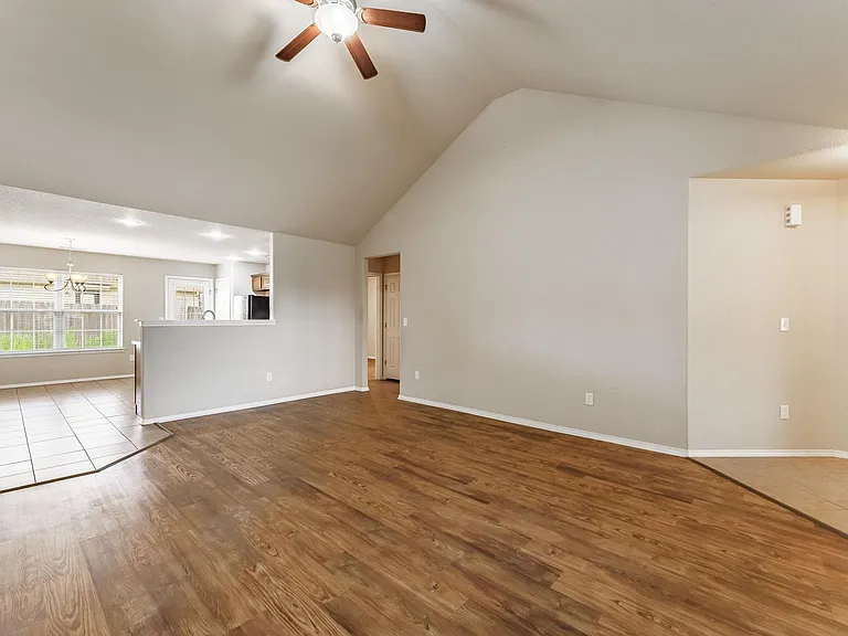 530 Lasso Ln — Photo 5