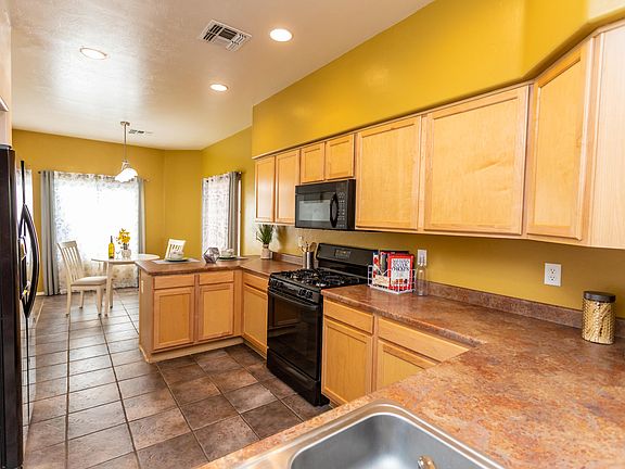 3rd image of 109 E Calle Puente Lindo