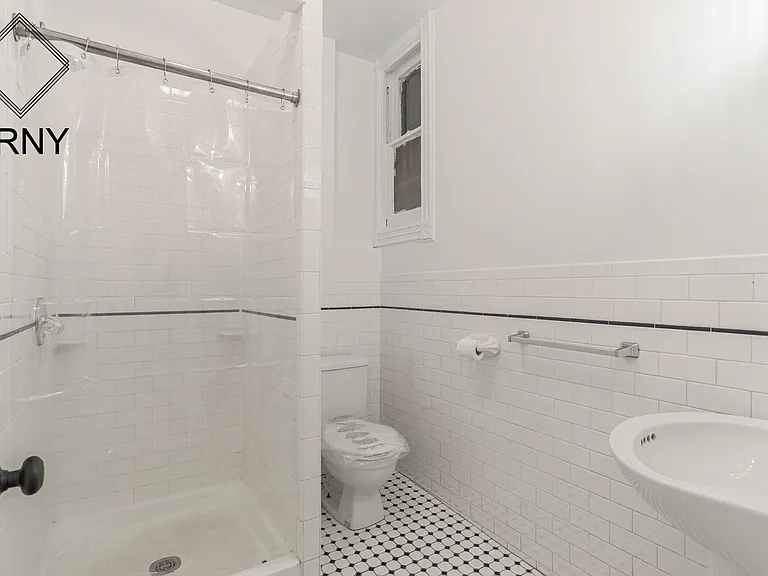 860 Manhattan Ave #2 — Photo 6
