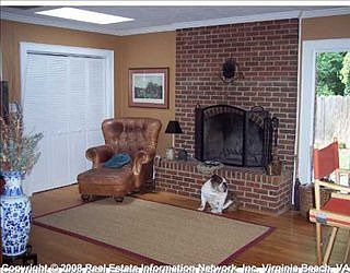 4th image of 1432 Harmott Ave