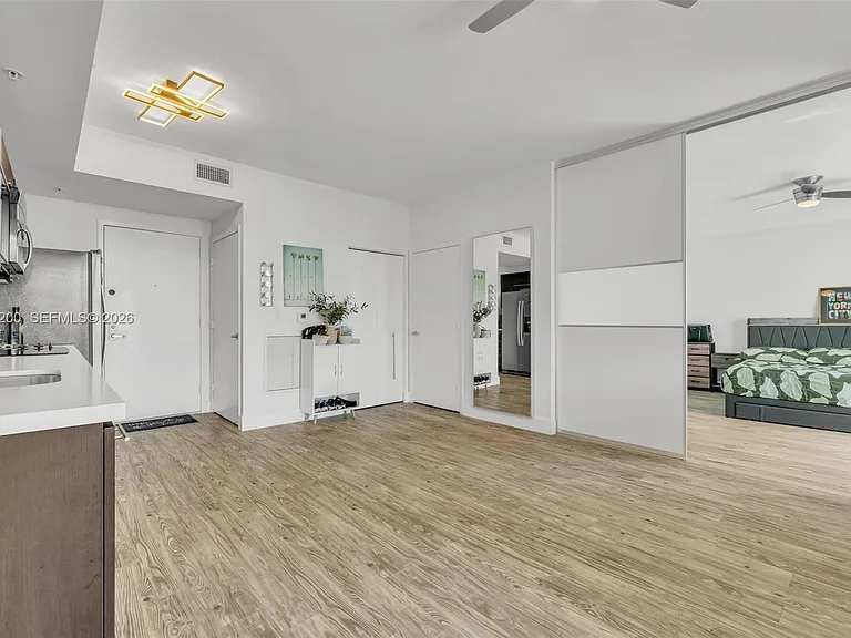 90 SW 3rd St #4303 — Photo 10