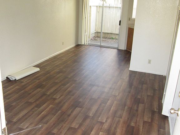 2nd image of 2478 Ocean St #B