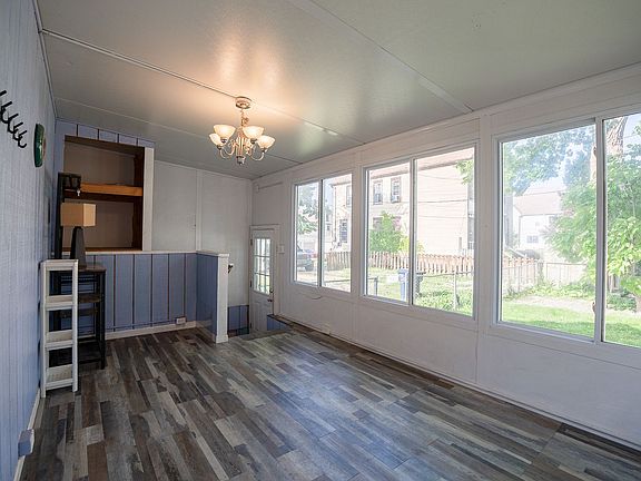 2nd image of 2348 S Kinnickinnic Ave