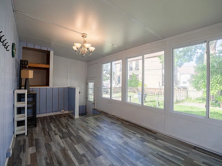 2348 S Kinnickinnic Ave — Photo 2